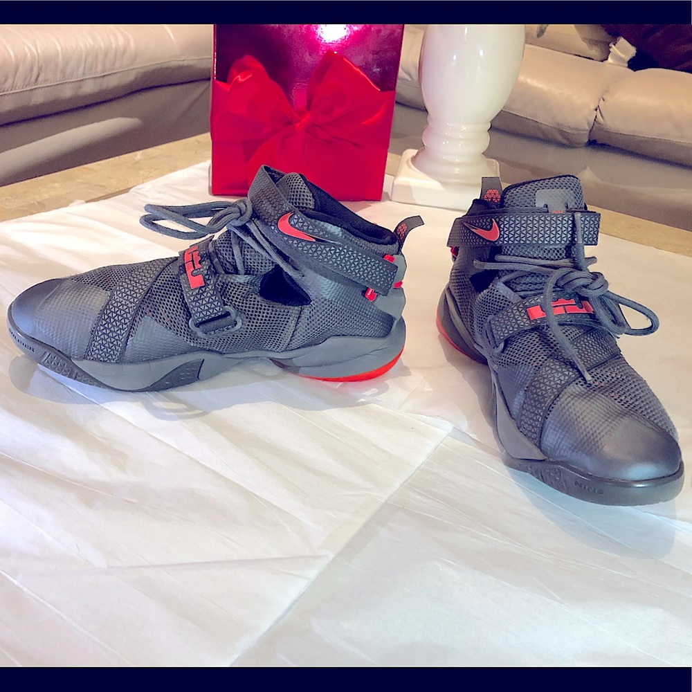 Nike James Lebron IX Sneakers shoes